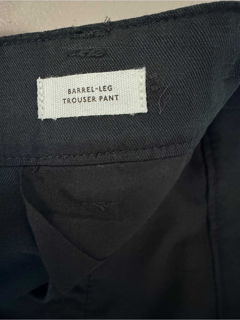 Madewell Barrel Leg Pants in Drapey Twill NWT Size 6 Black Pleated Ankle Length - Picture 9 of 11